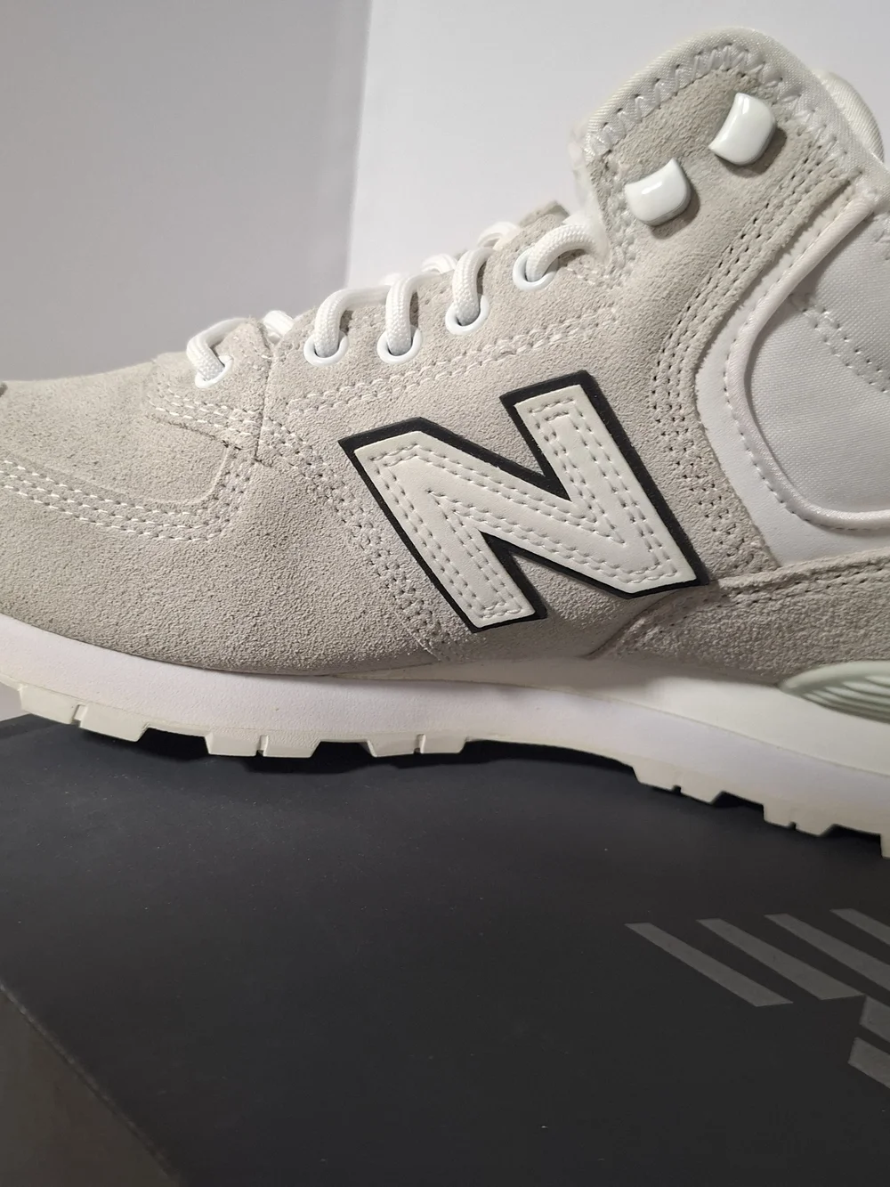 New Balance 574 Men's Sneakers in Light Beige and White